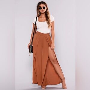 Split front chiffon pants NWT